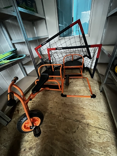 Bauwagen 2.jpg